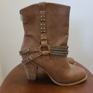 NEW Not Rated Tan Rhinestone Boots Size 8.5- Half Price Sale